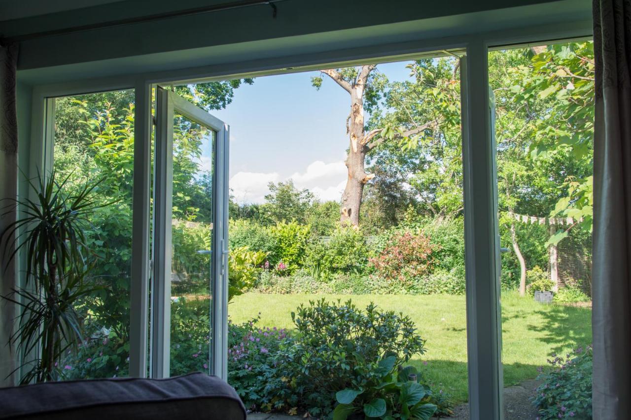 Luxury Self Catering With Cosy Cabin & Sauna In Colchester Exterior foto